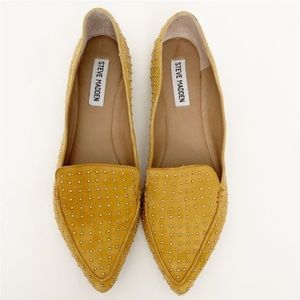 Steve Madden Feathers Studded
Suede Loafers Size 9 Mustard Yellow point toe flat